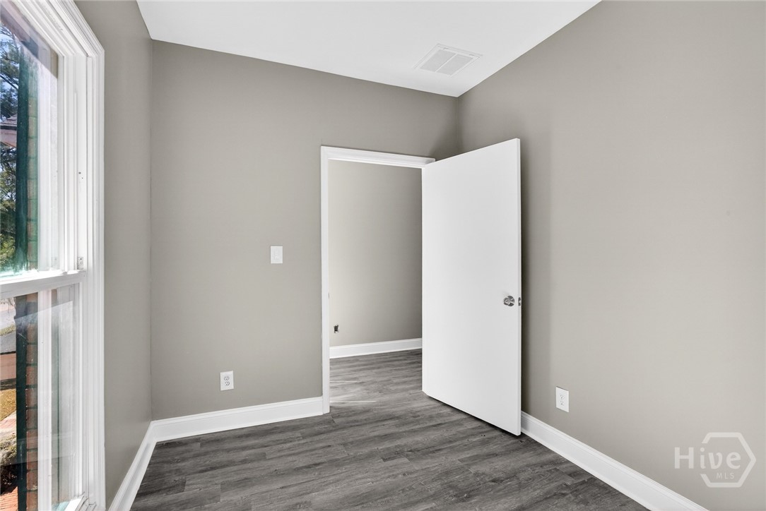 340 Eisenhower Drive 1600 Unit E Property Photo 4