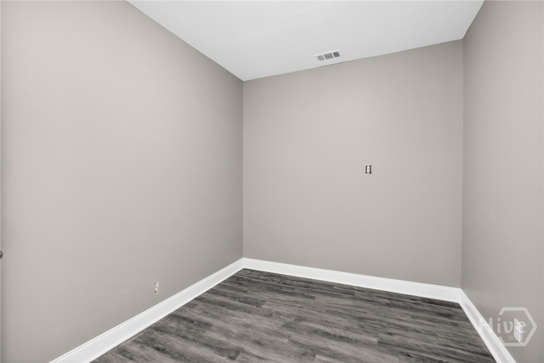 340 Eisenhower Drive 1600 Unit E Property Photo 5