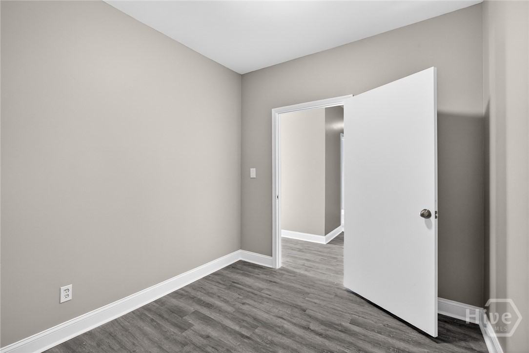 340 Eisenhower Drive 1600 Unit E Property Photo 6