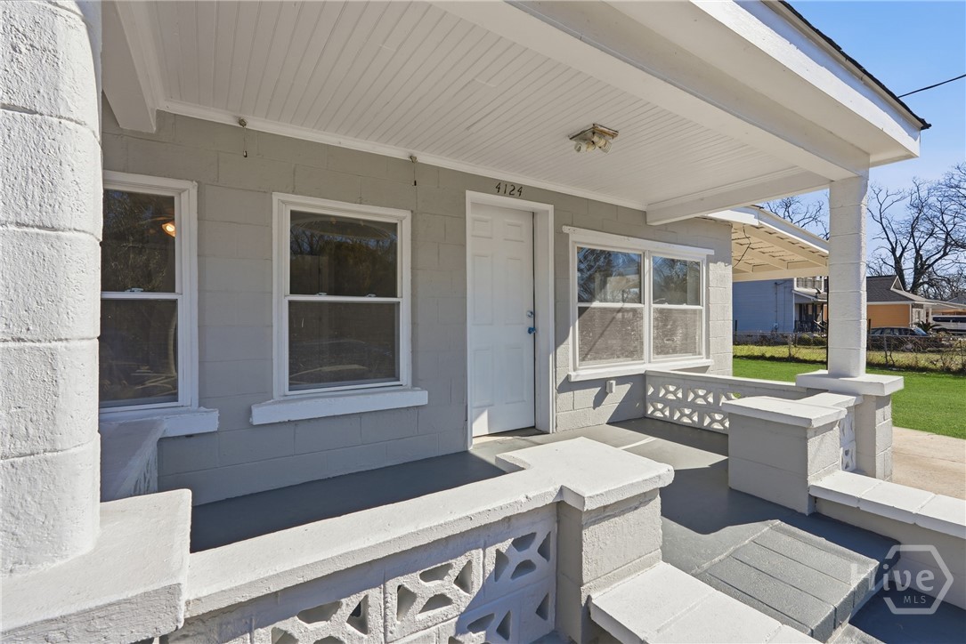 4124 4th Street Property Photo 2