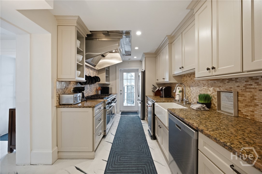 512 Tattnall Street Property Photo 15