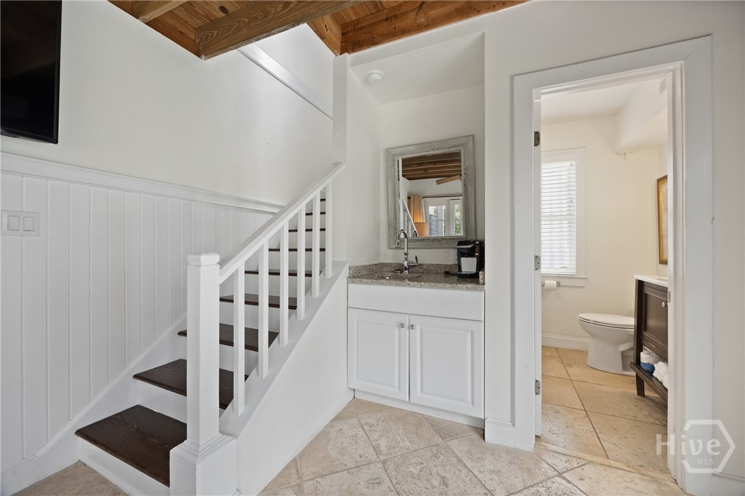 512 Tattnall Street Property Photo 43
