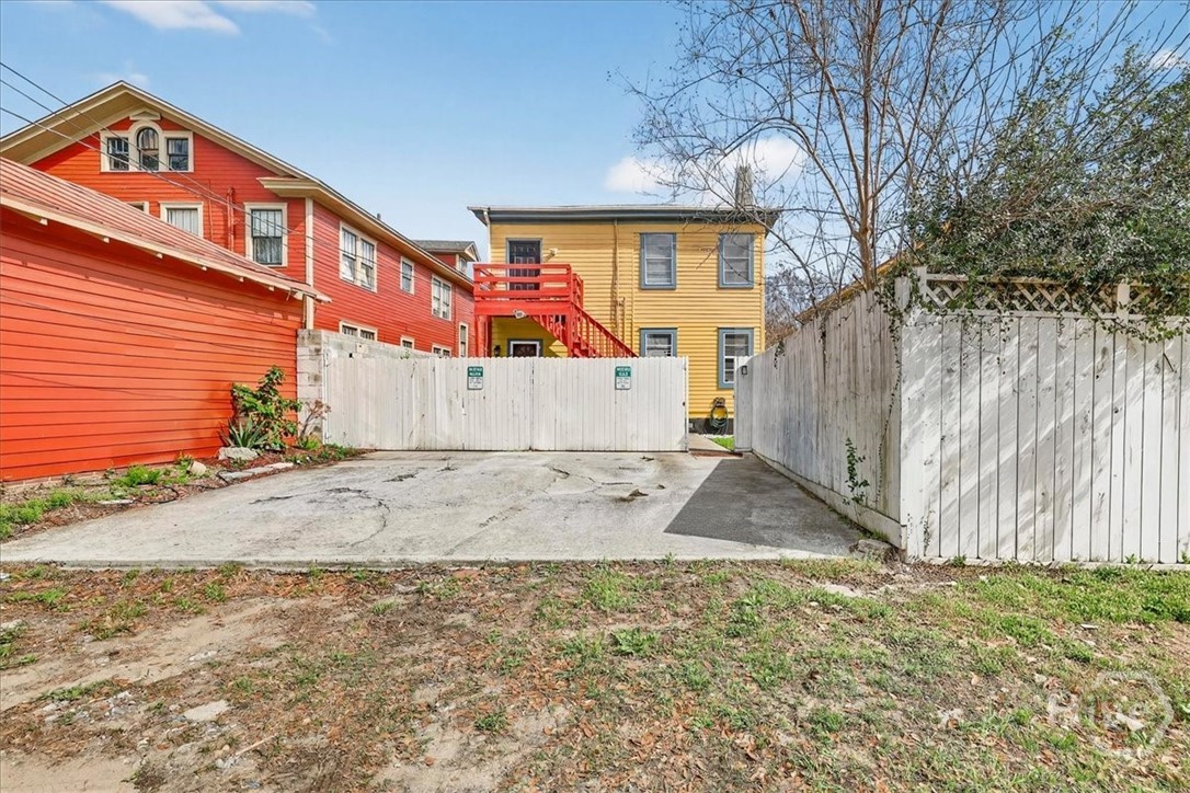 515 E Duffy Street Property Photo 40