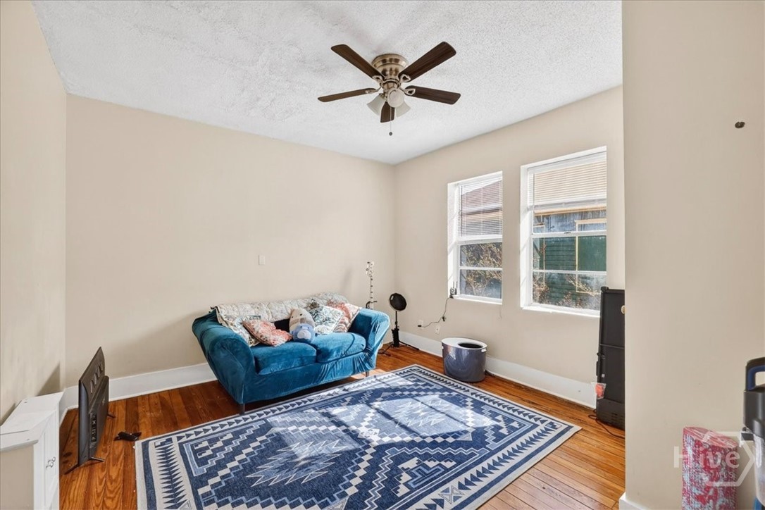 515 E Duffy Street Property Photo 17