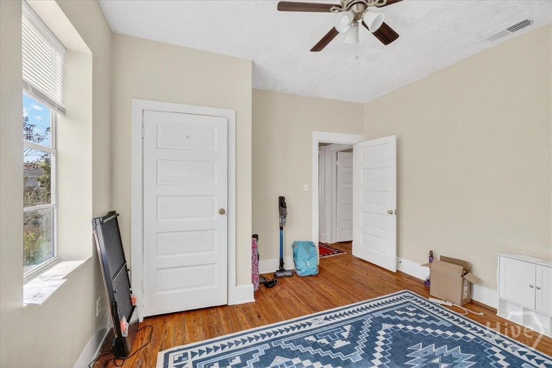 515 E Duffy Street Property Photo 18