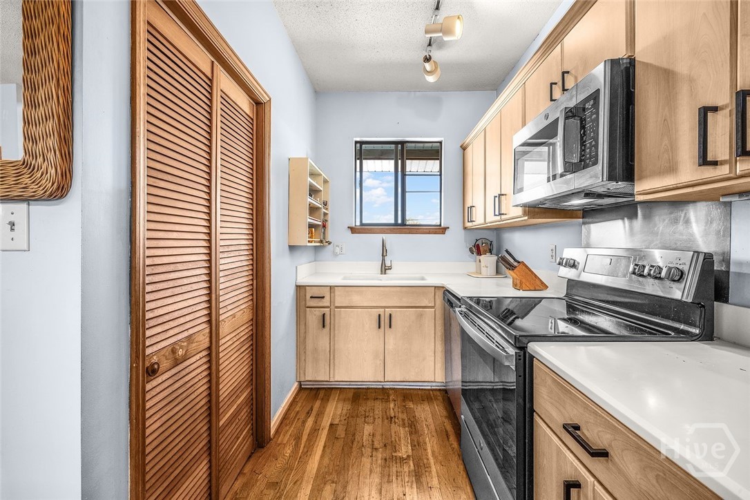 601 6th Street B Property Photo 12