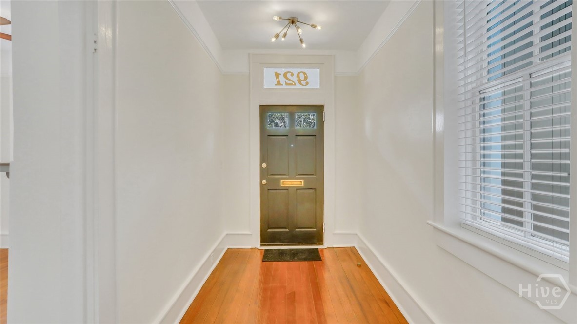 923 E Park Avenue Property Photo 7