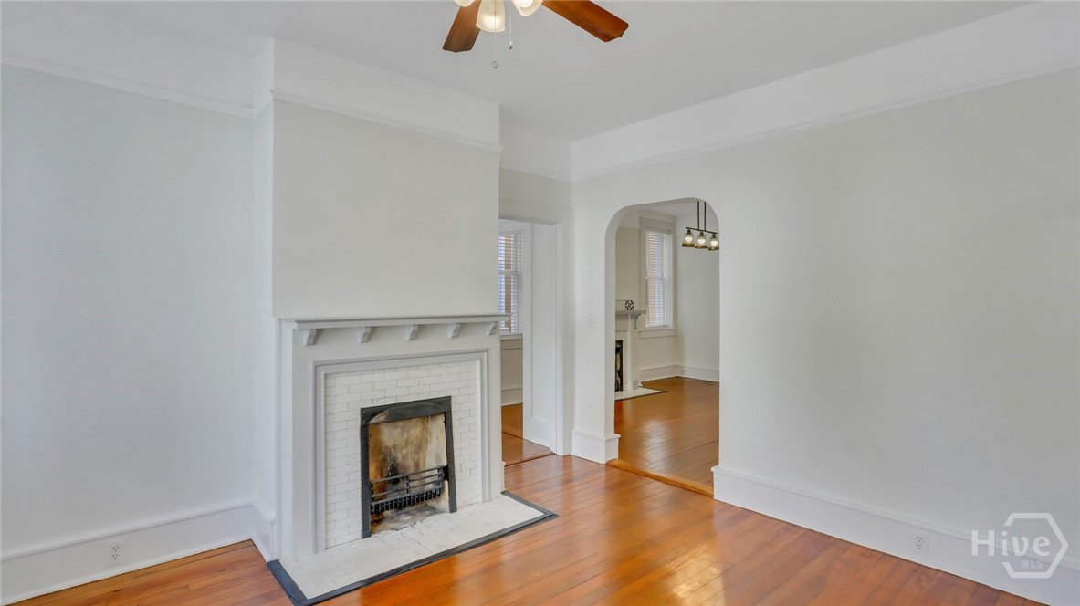 923 E Park Avenue Property Photo 17