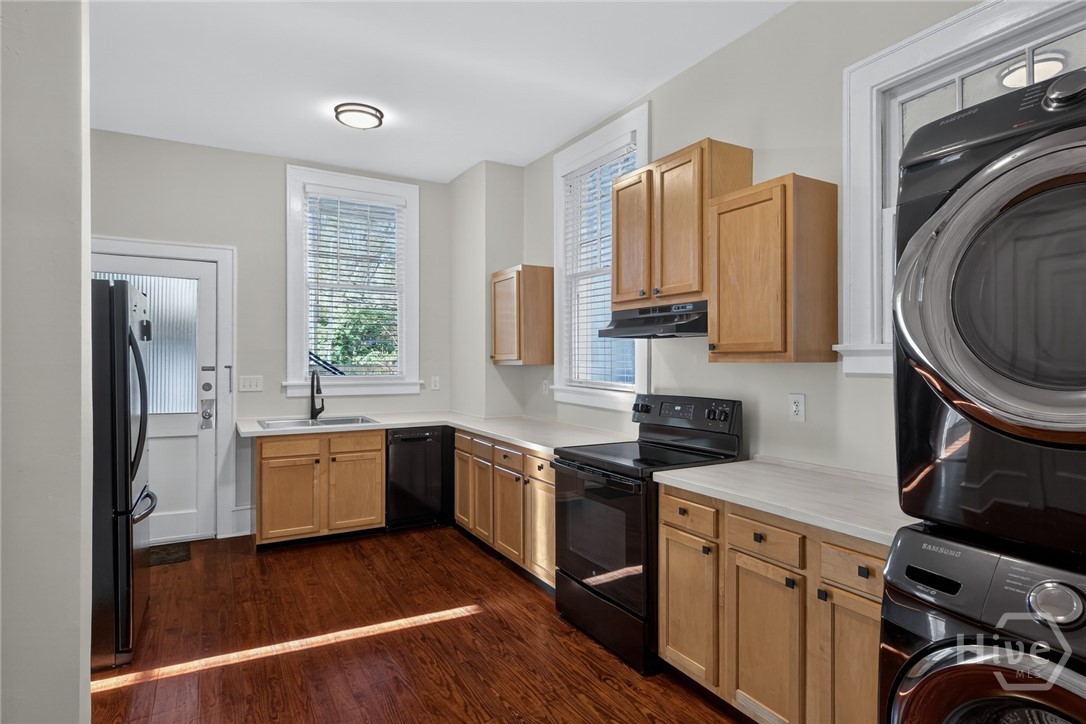 923 E Park Avenue Property Photo 37
