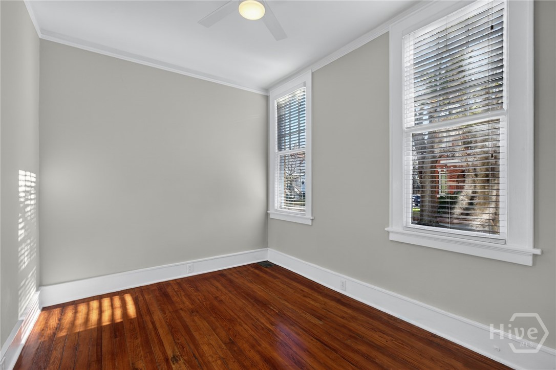 923 E Park Avenue Property Photo 42