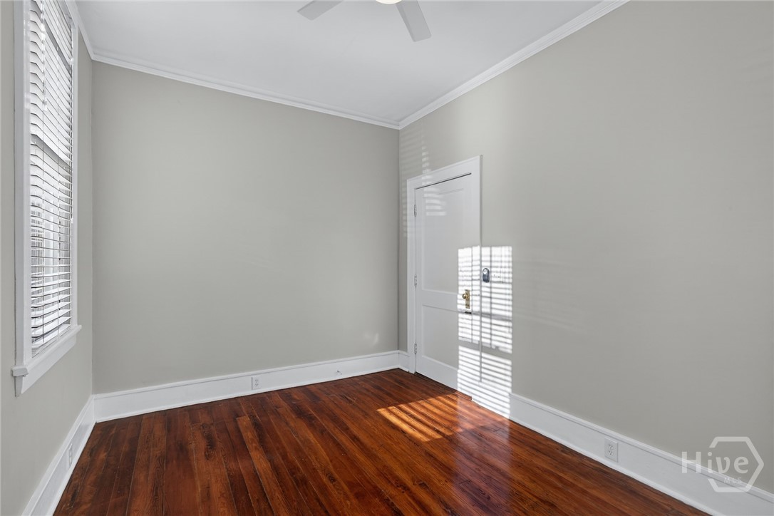 923 E Park Avenue Property Photo 45