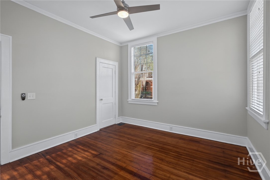 923 E Park Avenue Property Photo 49