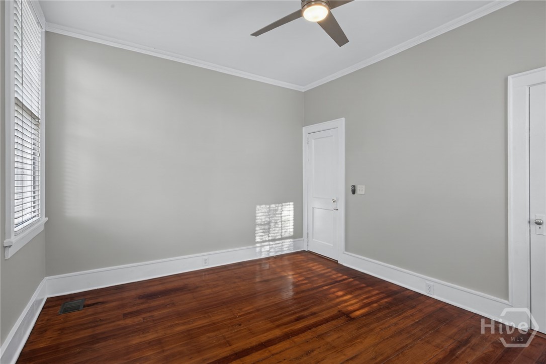 923 E Park Avenue Property Photo 50