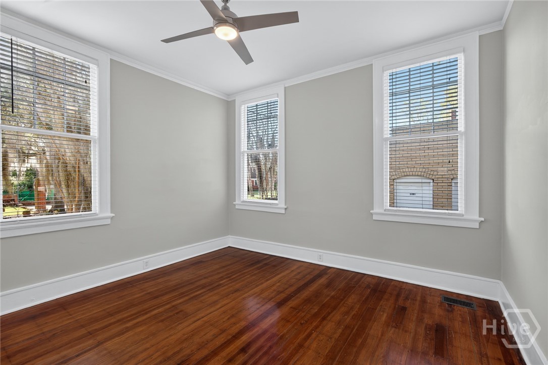 923 E Park Avenue Property Photo 51