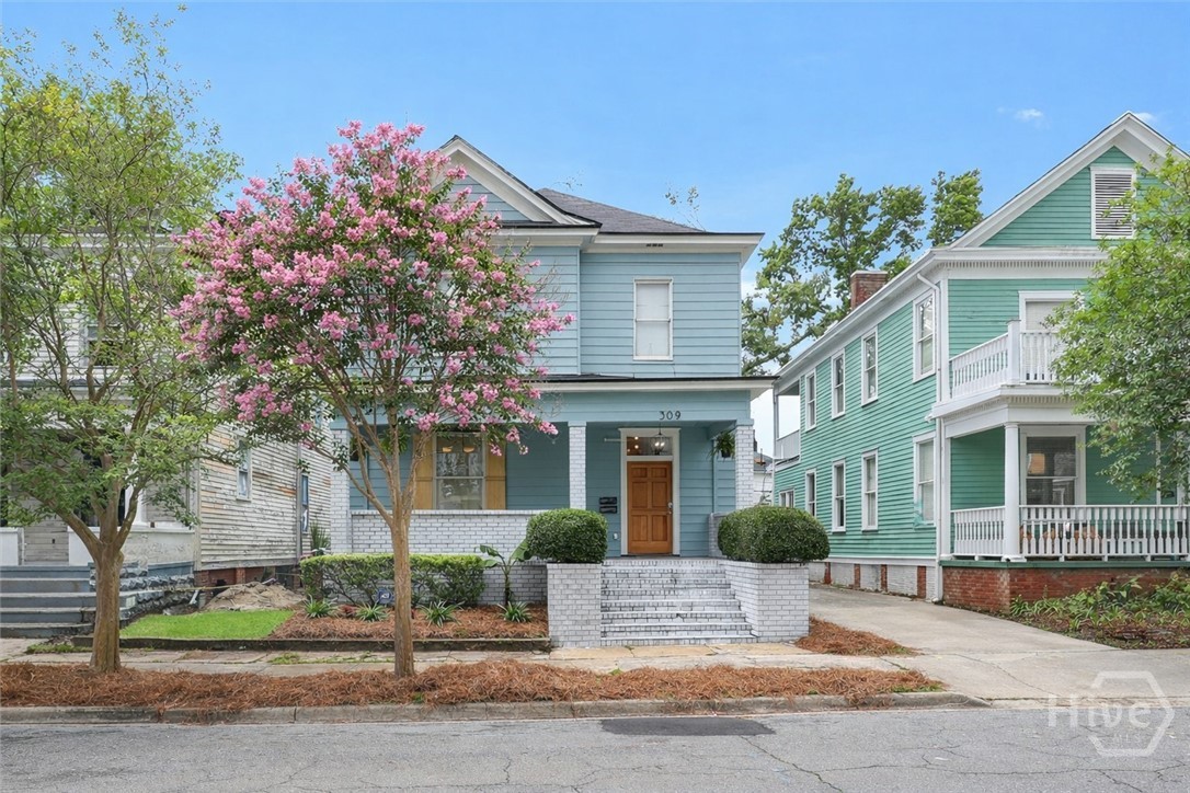 309 W 33rd Street Property Photo 1