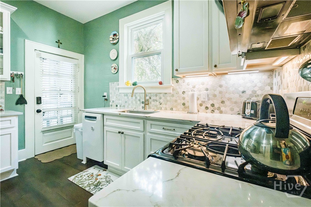 309 E 34th Street Property Photo 13