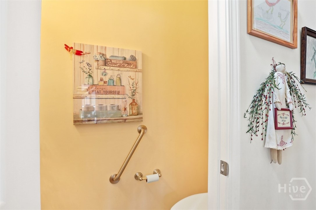 165 Regency Circle Property Photo 8