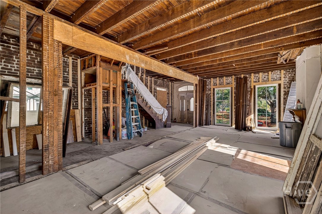 127 E Gordon Street Property Photo 8