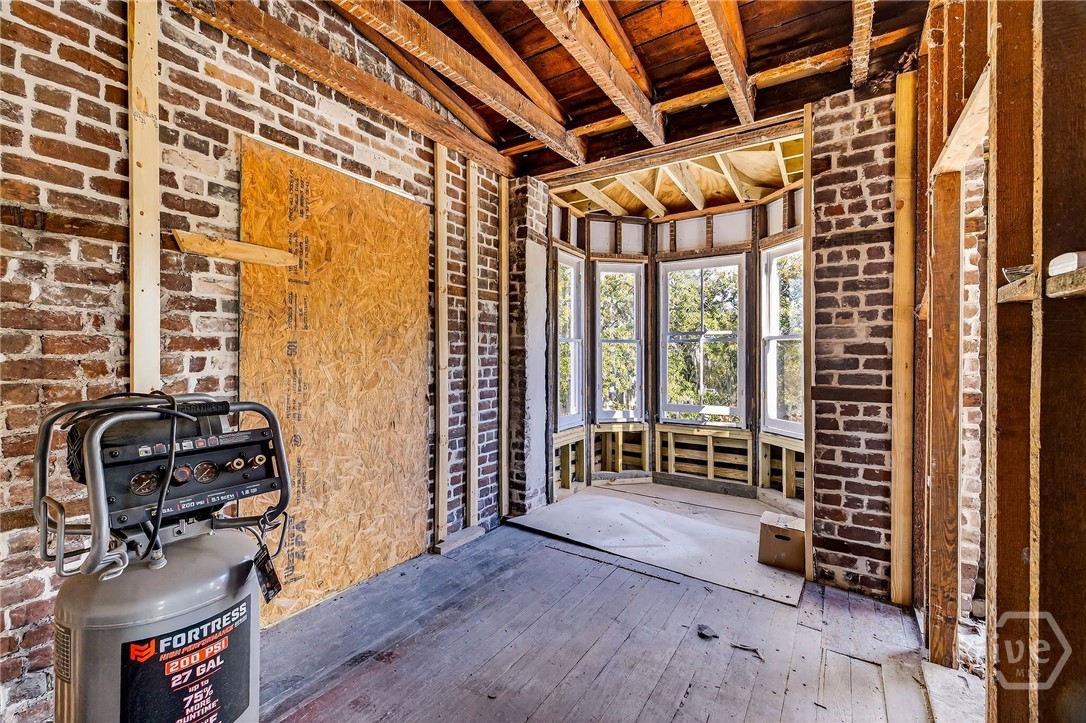 127 E Gordon Street Property Photo 12