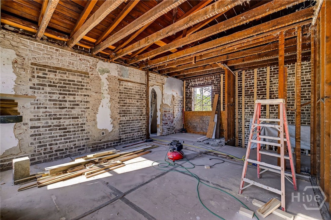127 E Gordon Street Property Photo 16