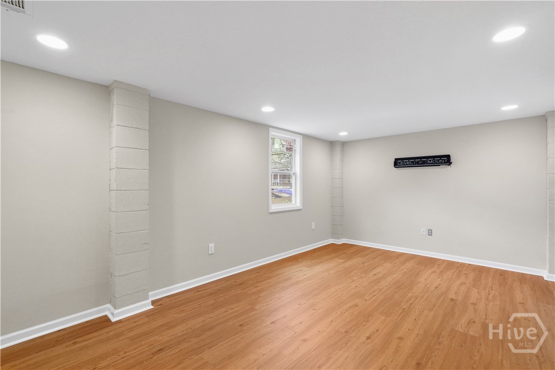 7506 Central Avenue Property Photo 11