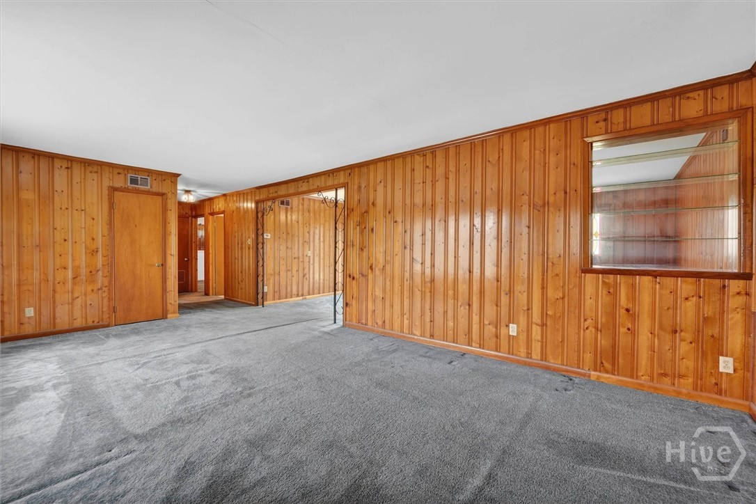 108 Azalea Avenue Property Photo 5