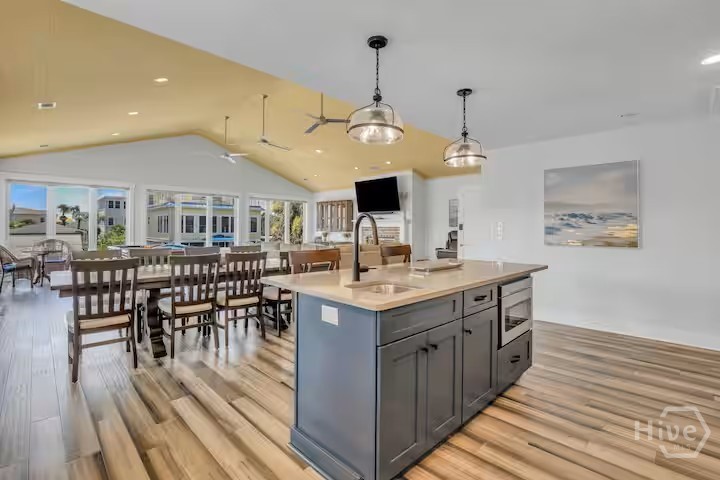 14 17th Street Property Photo 2