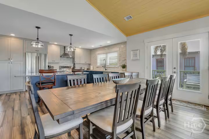 14 17th Street Property Photo 6
