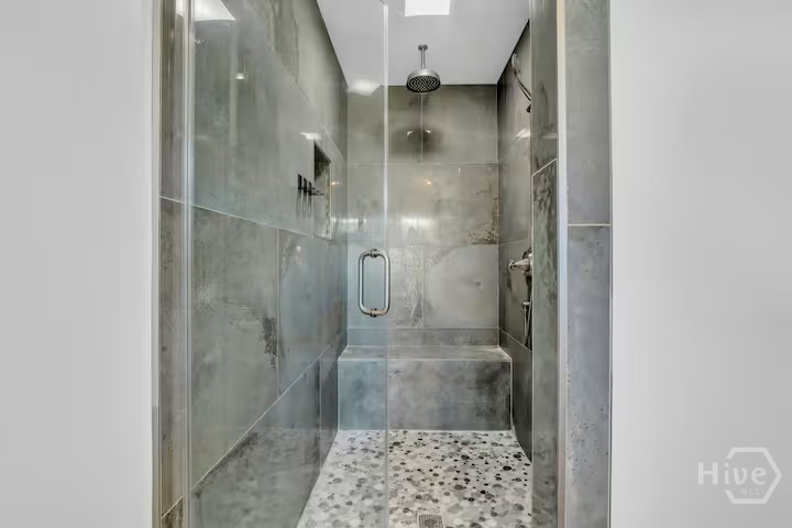 14 17th Street Property Photo 9