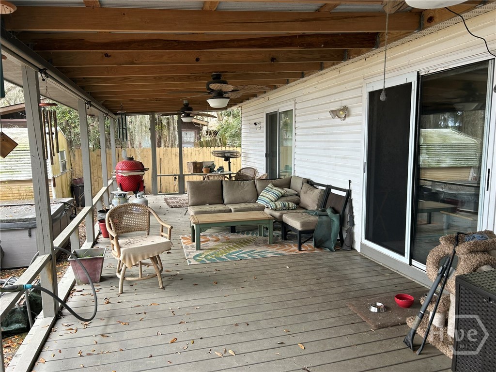 941 Lake Drive Property Photo 5