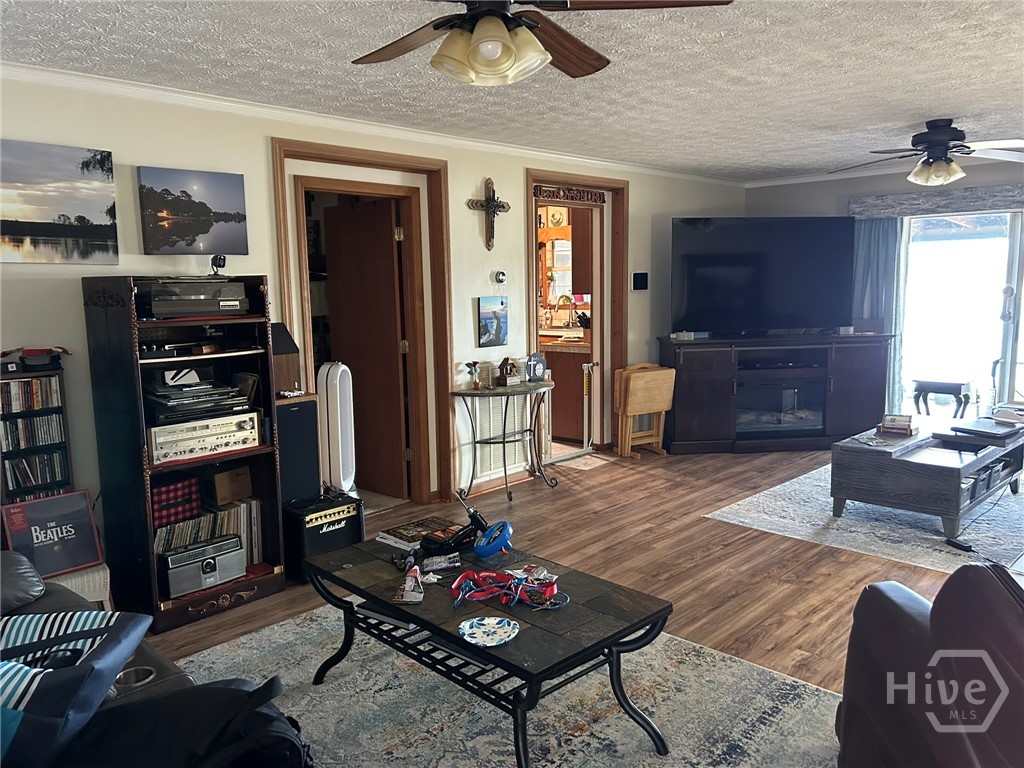 941 Lake Drive Property Photo 6