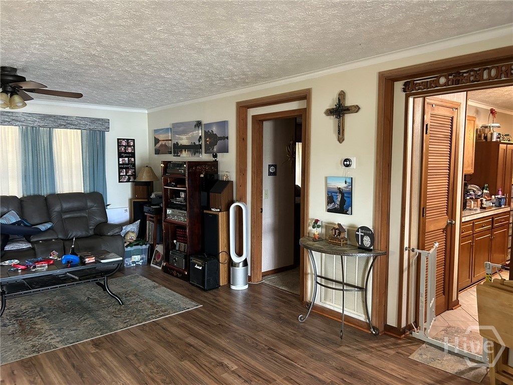 941 Lake Drive Property Photo 7
