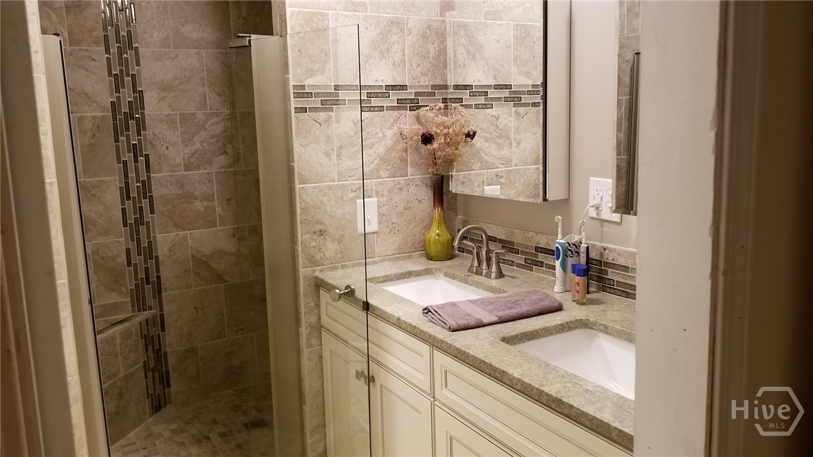 941 Lake Drive Property Photo 11