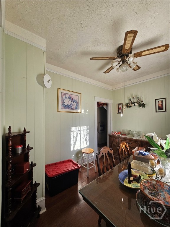 906 E 38th Street Property Photo 16