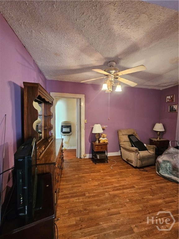 906 E 38th Street Property Photo 38