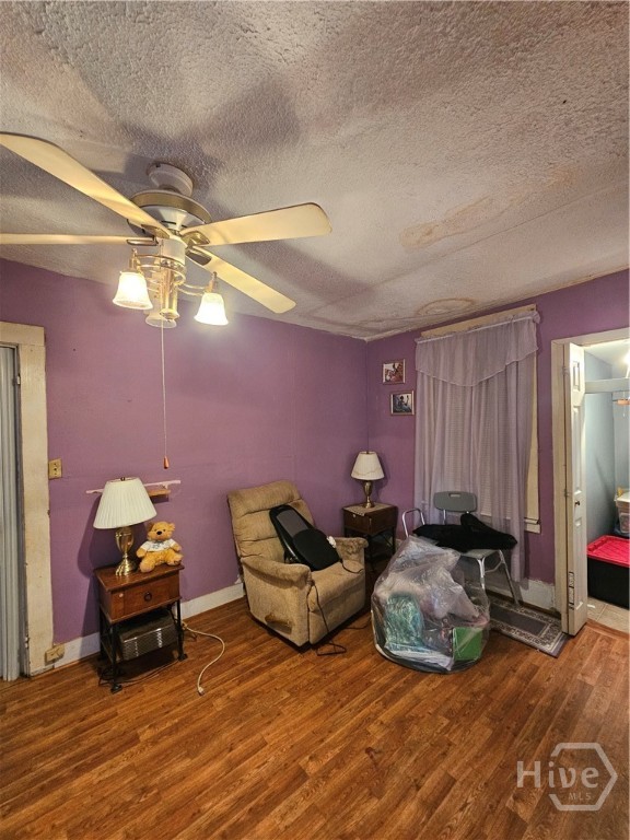 906 E 38th Street Property Photo 39