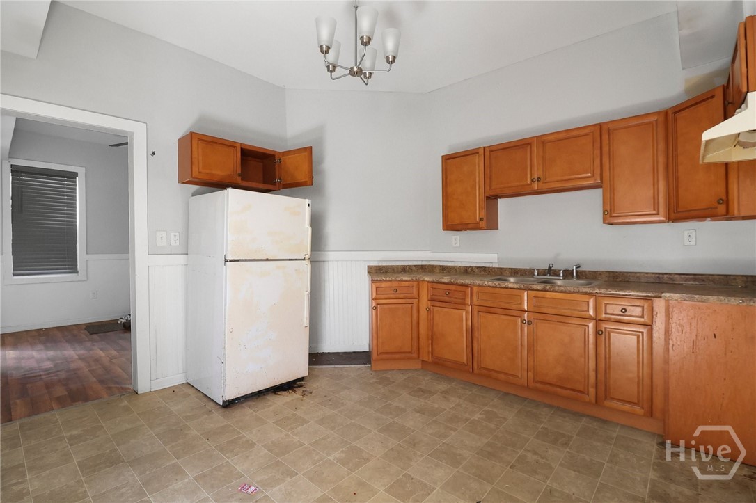 603 W 40th Street Property Photo 6