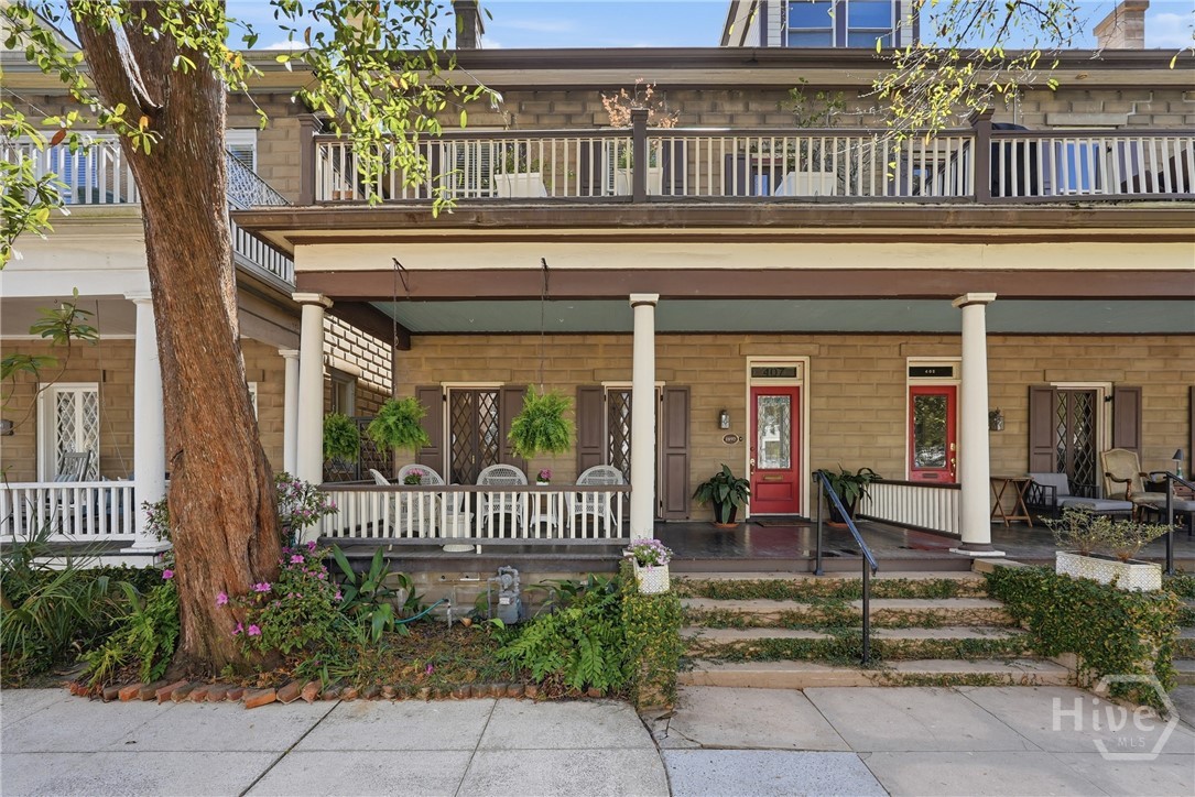 407 E Hall Street Property Photo 1