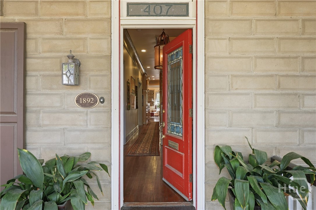 407 E Hall Street Property Photo 6
