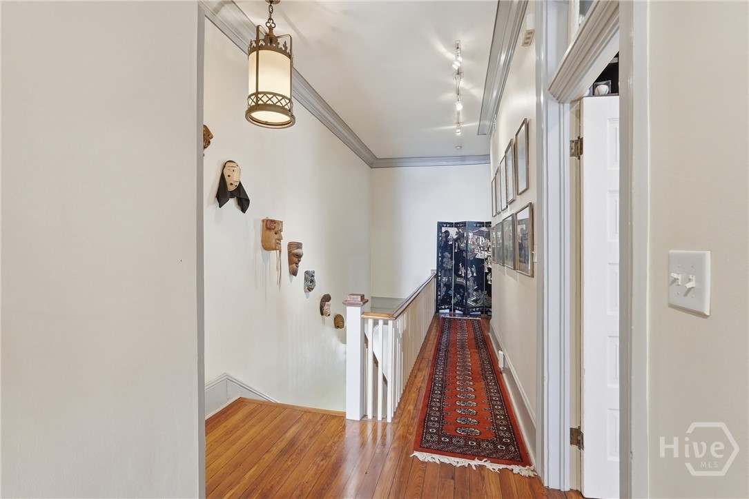 407 E Hall Street Property Photo 41