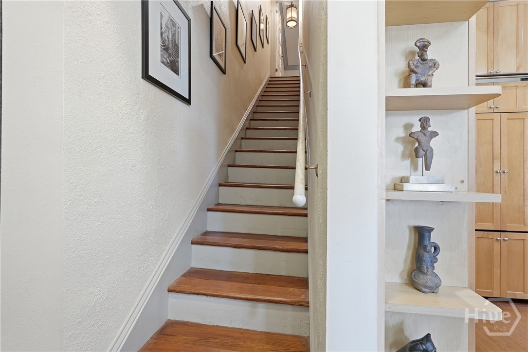 407 E Hall Street Property Photo 42