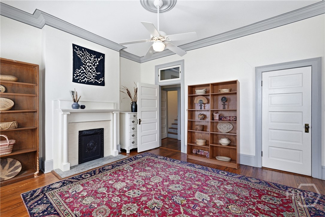 407 E Hall Street Property Photo 51