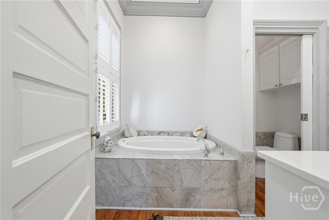 407 E Hall Street Property Photo 52