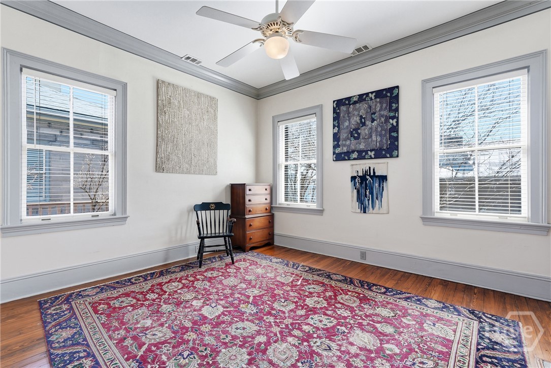 407 E Hall Street Property Photo 56