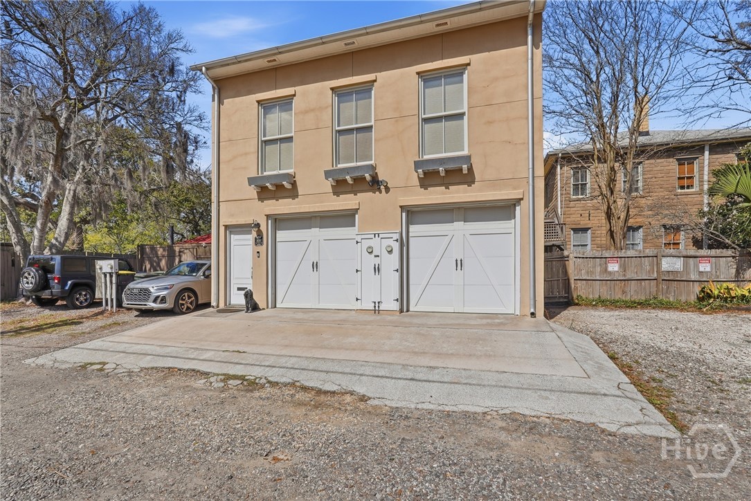407 E Hall Street Property Photo 65