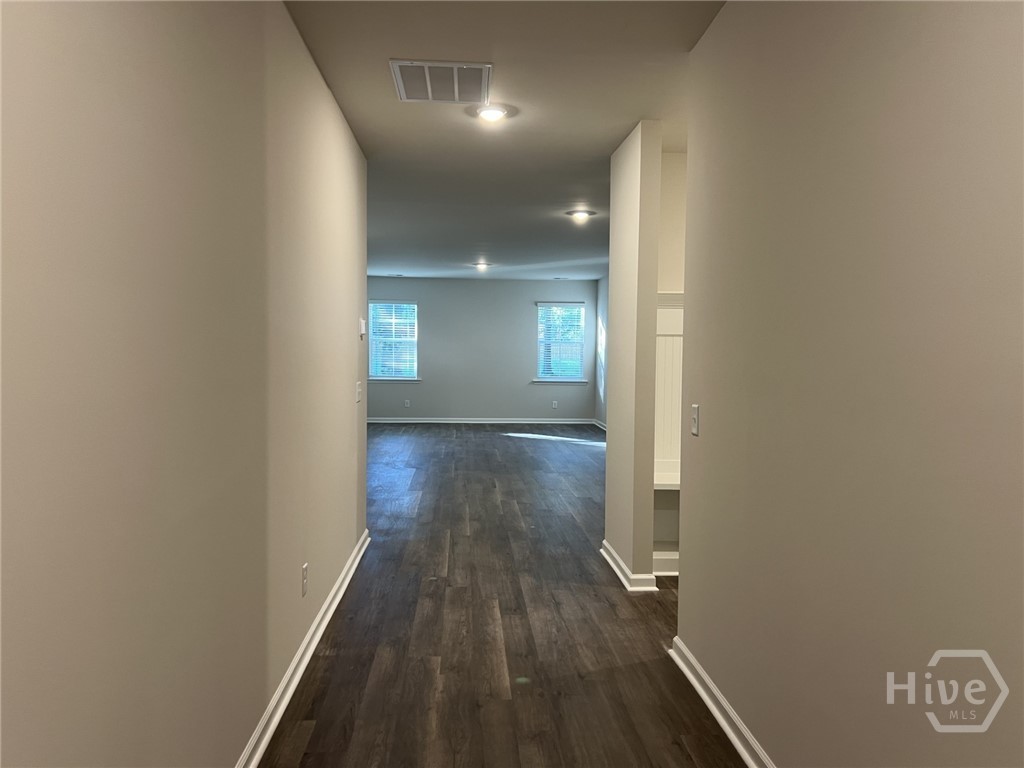 103 Warren Street Property Photo 6