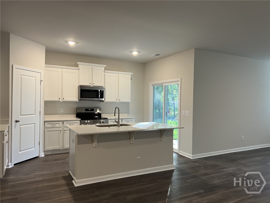 103 Warren Street Property Photo 8