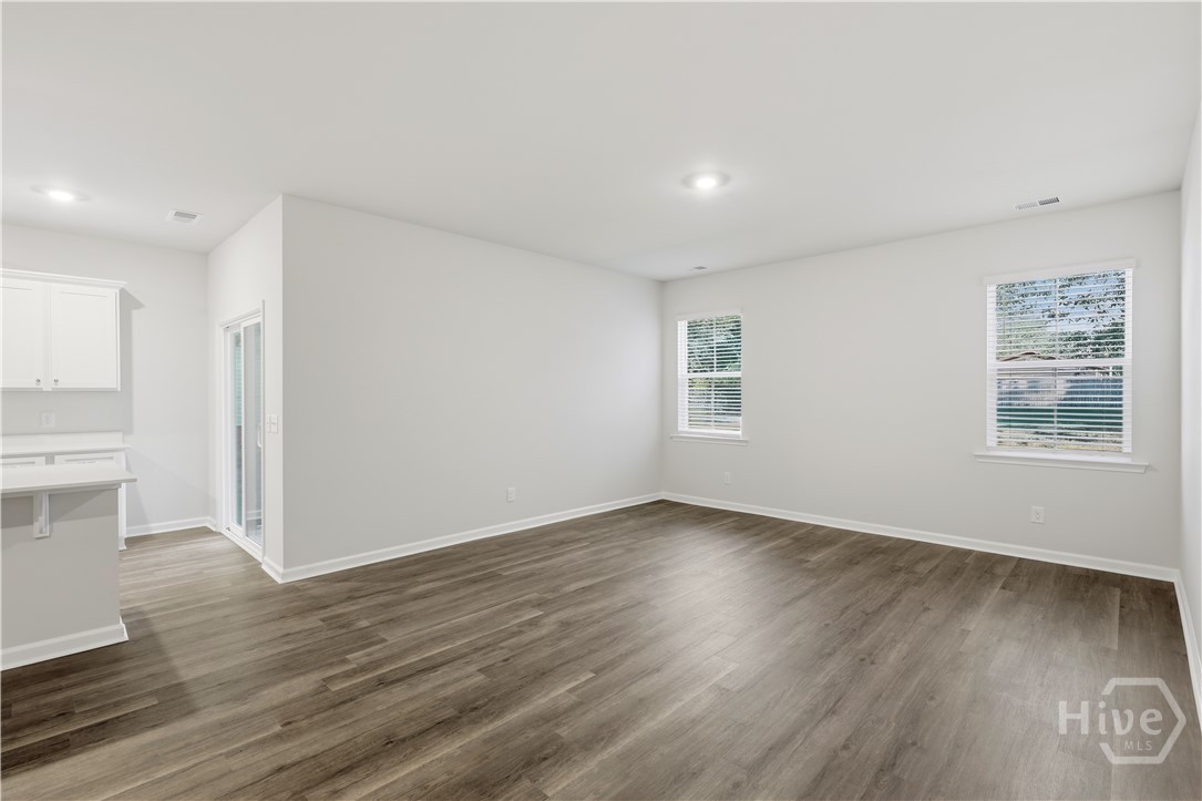 103 Warren Street Property Photo 30