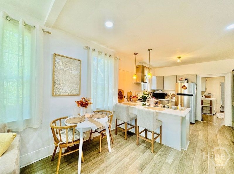 666 E 32nd Street Property Photo 8