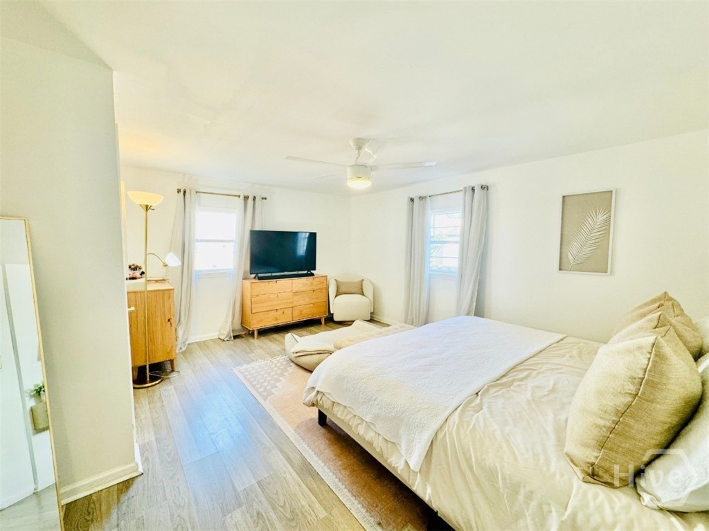 666 E 32nd Street Property Photo 17